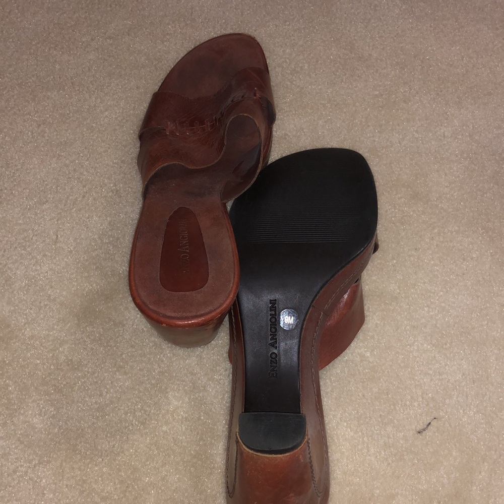 heels - Picture 3 of 3